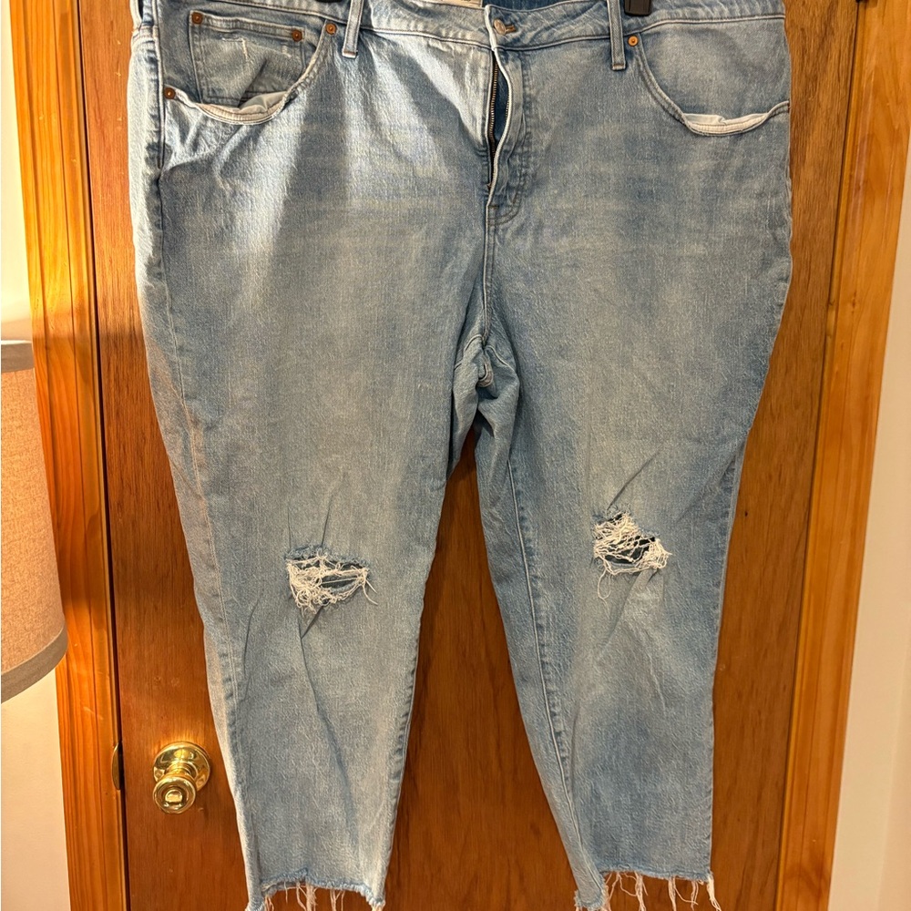 Madewell Light Blue Distressed Cropped Jeans